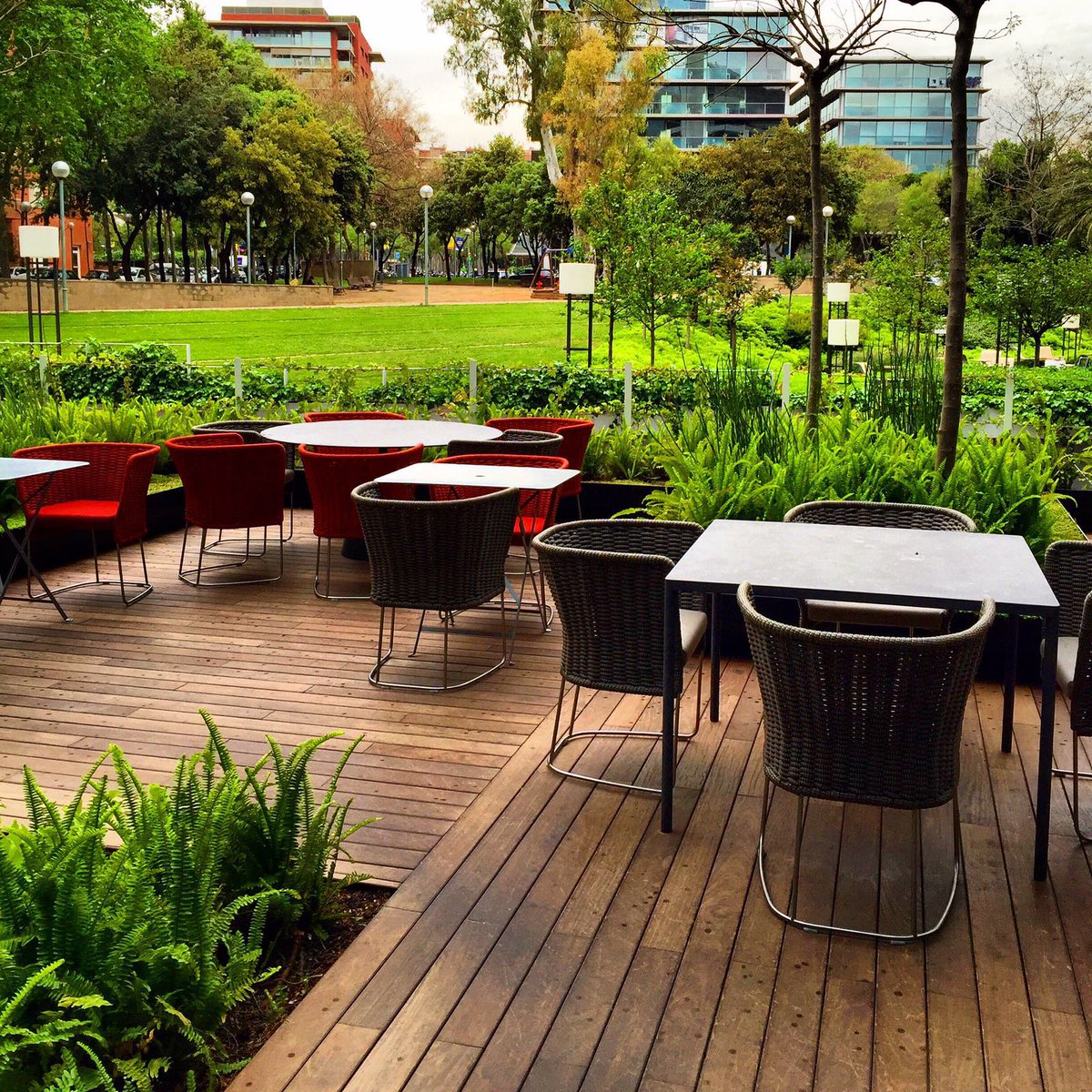 luxurymaterials's tweet photo. Thank you for the follow @GardenCollage #TuesdayMotivation #exterpark #decking #garden https://t.co/tQ3dJel2yT