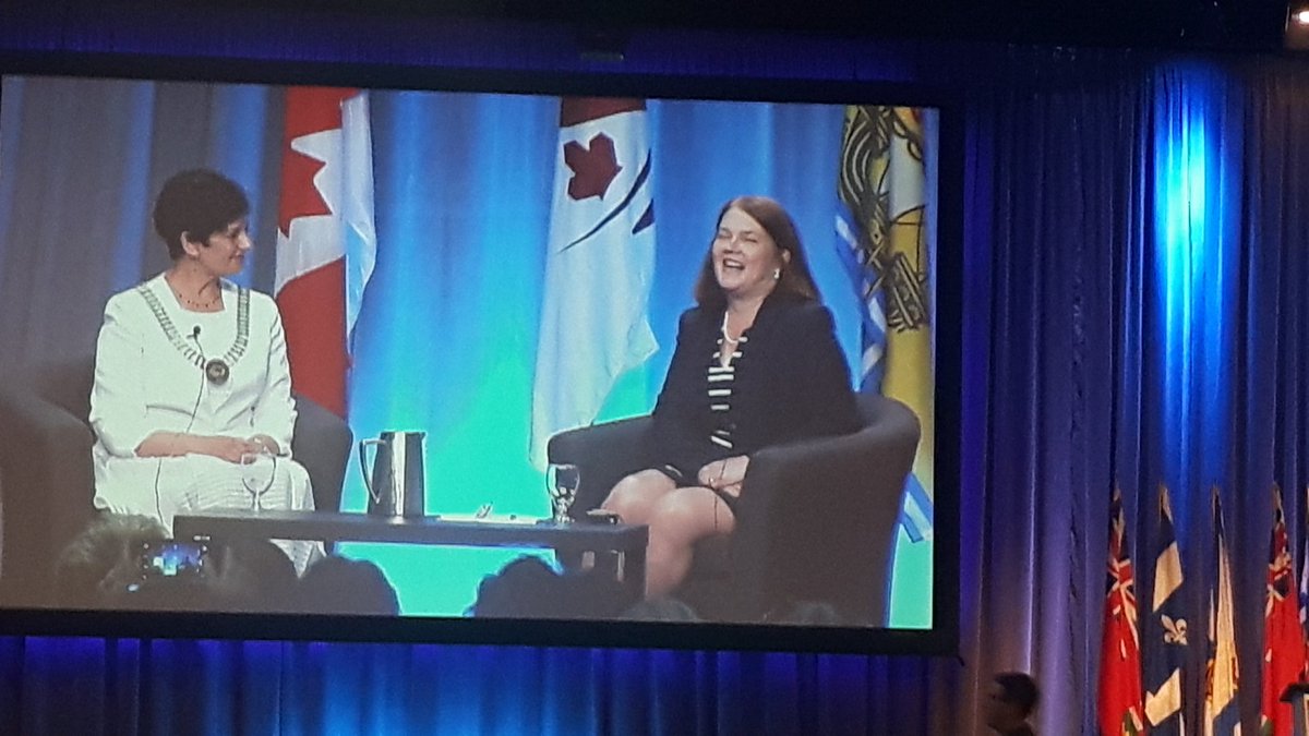 yvette_coffey's tweet photo. One on one with Minister Jane Philpott #CNAS2016 https://t.co/3LghCO3gqq