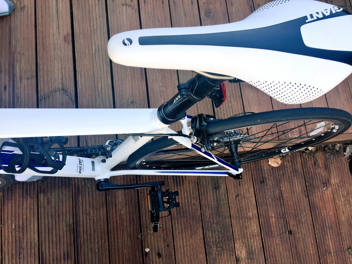 DanGreen_1's tweet photo. ROAD BIKE FOR SALE! Giant Defy 4 (2016 Ed) Pretty much brand new. Message for details. Show it some love https://t.co/urYs1aUv5l
