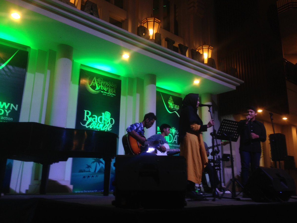 Performer pertama kali ini mimin mau kenalin temen baru a.k.a guest performer dari Kampus UPI: Oneday 🙈🙈🙈