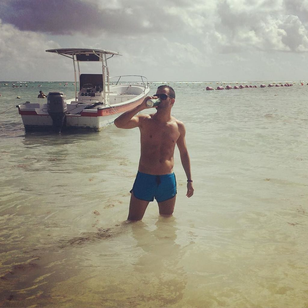 albertneve's tweet photo. Summer is officially here ☀️ ENJOY #albertneve #summer #summer2016 #sun #beach #dj #SOON #… https://t.co/kvAm1uHoMJ https://t.co/irE41iEY4u