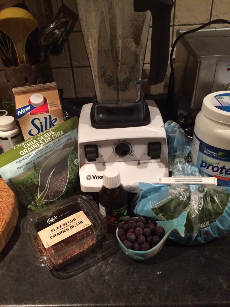 Ascenta_Health's tweet photo. Need some #smoothie inspiration? Check out the Choco-Blueberry Super Smoothie with #omega3: https://t.co/TeZ9BDWXqF https://t.co/weJRAnOj7s