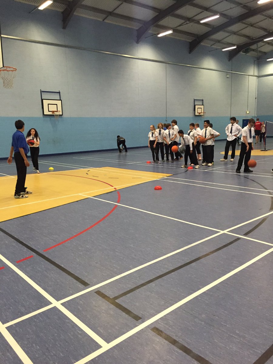 DuffrynHigh5x60's tweet photo. Badminton and more basketball training at 5x60 today💪🏻 #sport #560 #basketball #badminton  @nlsportsdev https://t.co/3AkD1EKv5r