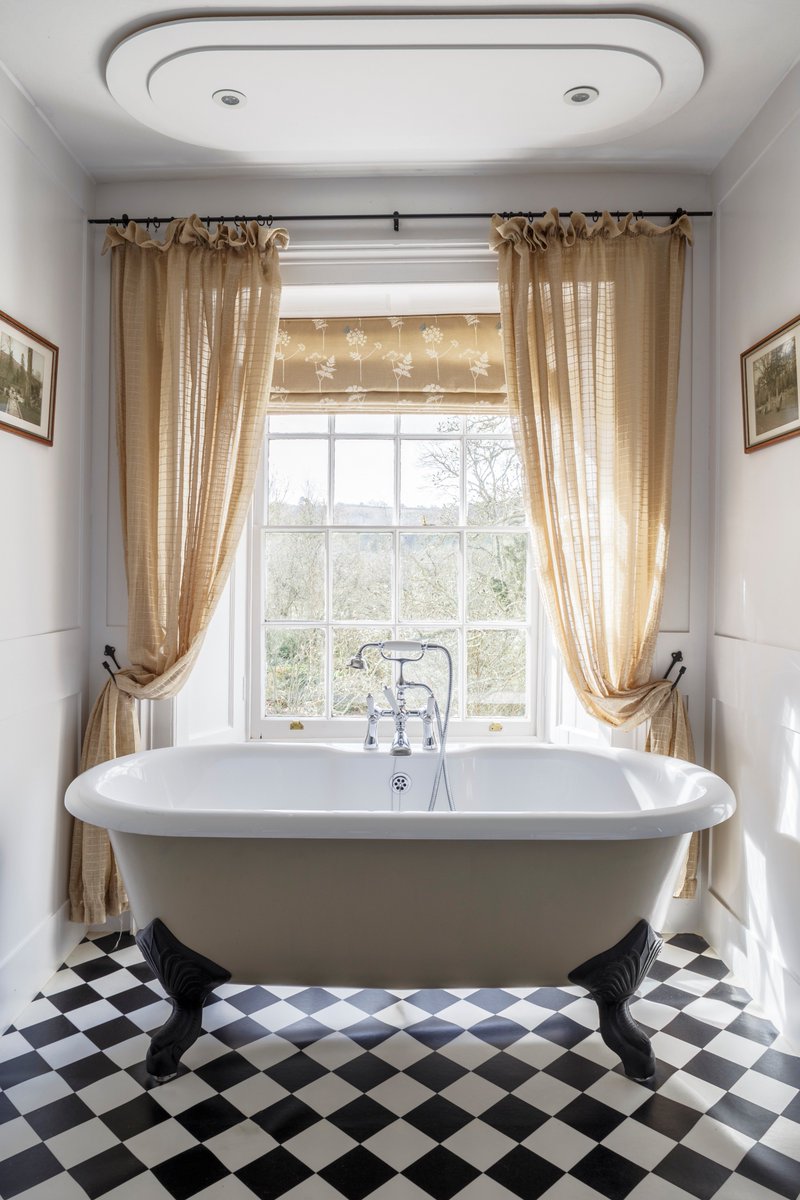 RHS_Rosemoor's tweet photo. #TravelTuesday RHS Members book your summer stay in Rosemoor House with 20% off https://t.co/a2imzMo9zm 01805 626810 https://t.co/gn7EY3YO2R