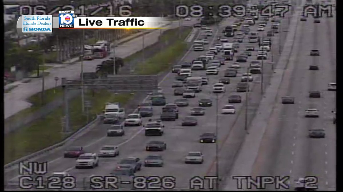 Broken down car on Turnpike SB and SR-826 #TRAFFIC #MIAMI https://t.co/5ZStADj1kp