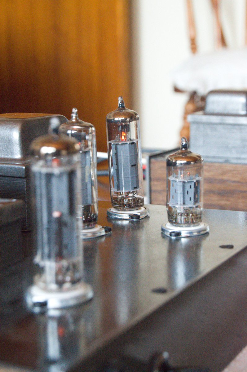 Lantis_Electron's tweet photo. Spending the afternoon with Dewald Visser from Dewaudio and his amps.https://t.co/vup6HlvZ5e https://t.co/ON9LhH5tQj