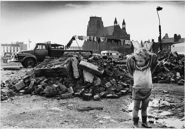 masdearte's tweet photo. El @MuseoCerralbo dedica una muestra-homenaje a Shirley Baker, fotógrafa de la gente https://t.co/45zzT977xu https://t.co/peLUJ8MpoY