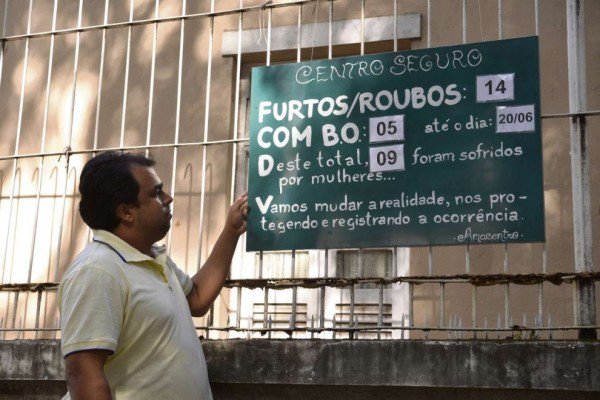 g1's tweet photo. 'Roubômetro' criado por moradores conta crimes no Centro de Vitória https://t.co/nj00P5ebk6 #G1 https://t.co/6FDLVBUTJU