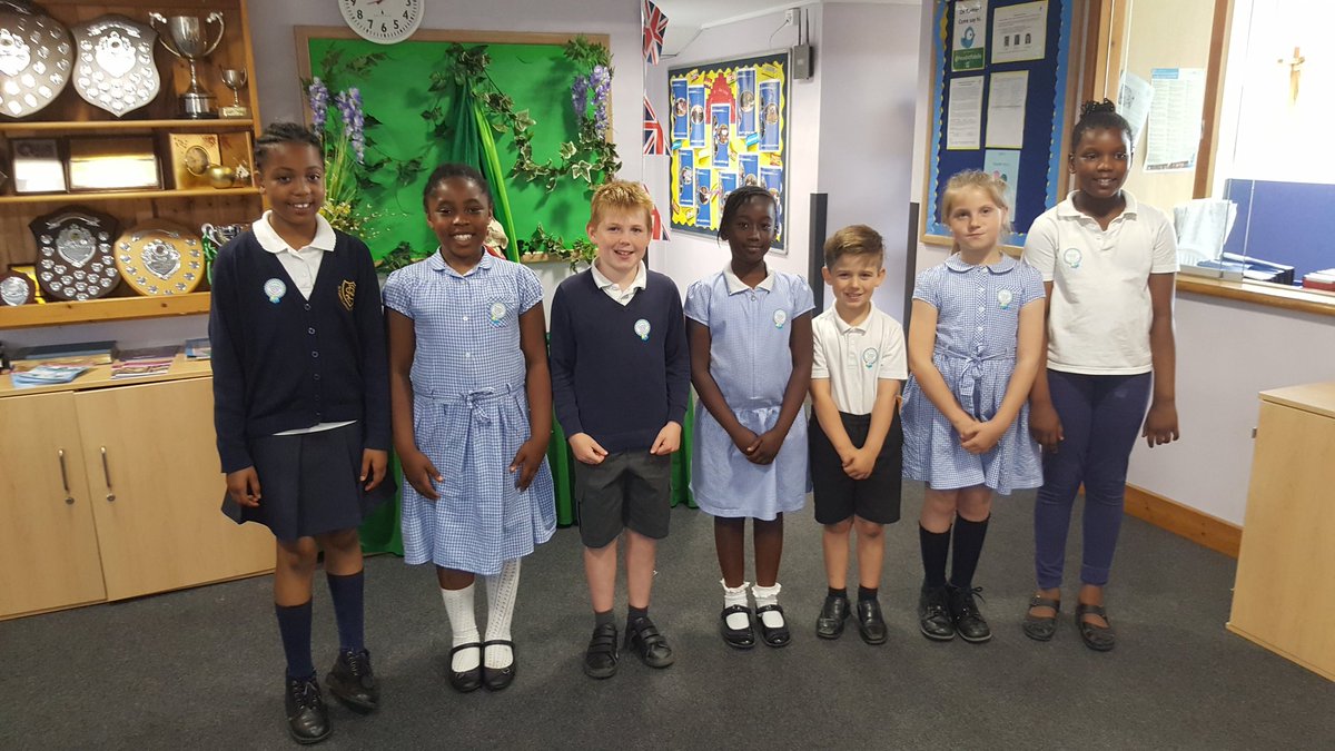 headstfidelis's tweet photo. Mr Hannon was impressed with his 7 wonderful singers today who showed pride in their performance today. #supersing https://t.co/FmVLRugEOv