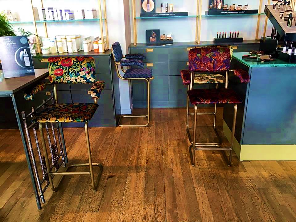 DeFrae1's tweet photo. #BizHour Bespoke #barstools @LibertyLondon #beautybar in #designer fabrics https://t.co/CJdiKd2p22 @UKBizInfo https://t.co/6fHGWFEFos