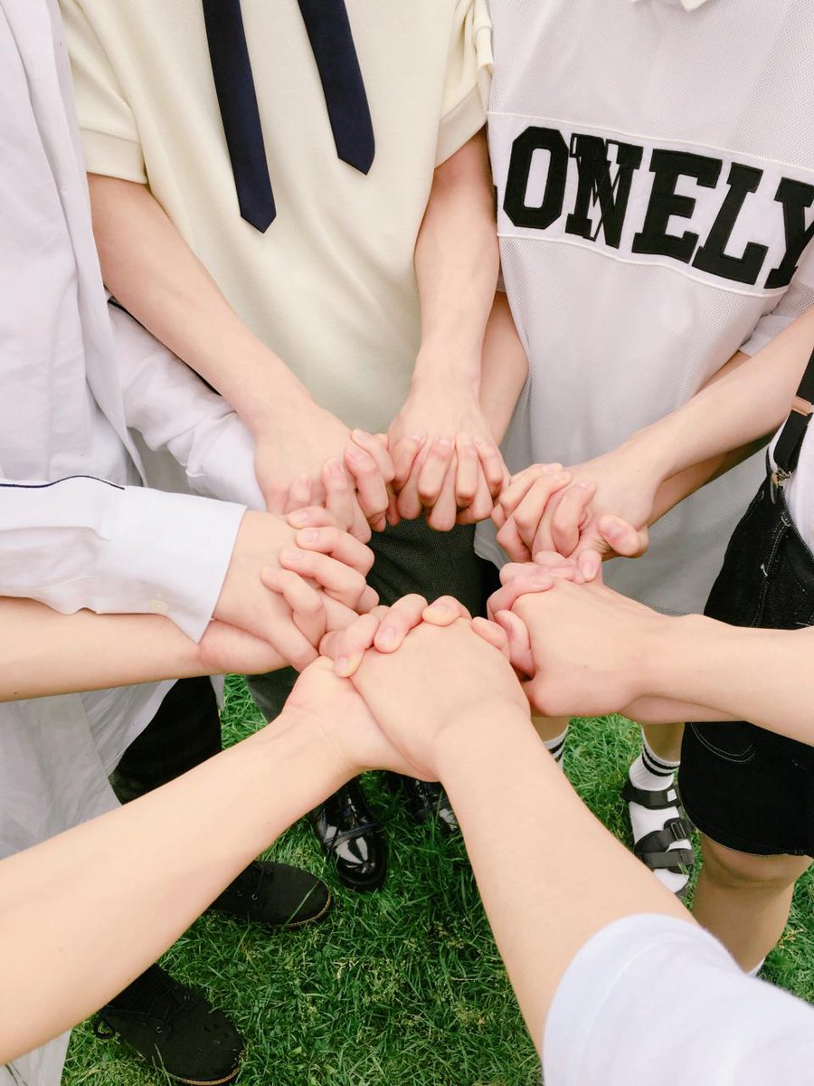 offclASTRO's tweet photo. 아로하여러분!! 우리랑 손잡고♡ 0원히♡
#아스트로 #숨가빠 #아로하 #다같이화이팅 https://t.co/TkboJoynnJ
