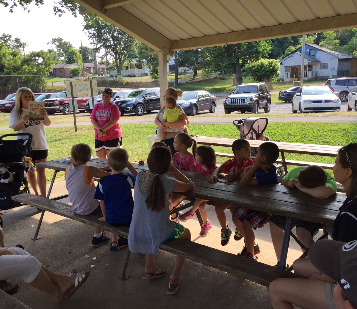 pmjcalexander's tweet photo. Diary of a Worm Day at Fairview's Summer Reading Group!! #beatingthesummerslide #fmwildcats https://t.co/Bcmem6RNEy