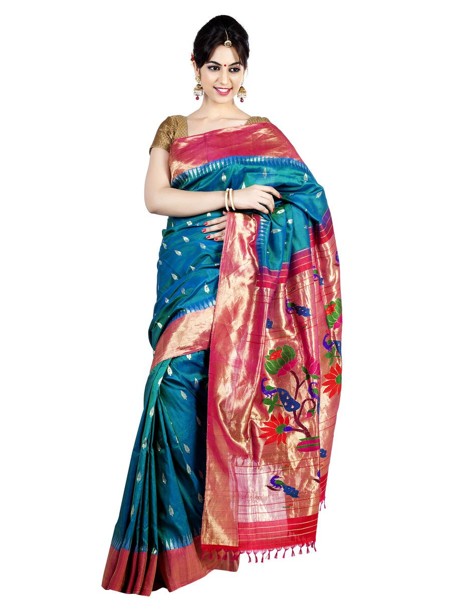paithani saree bride