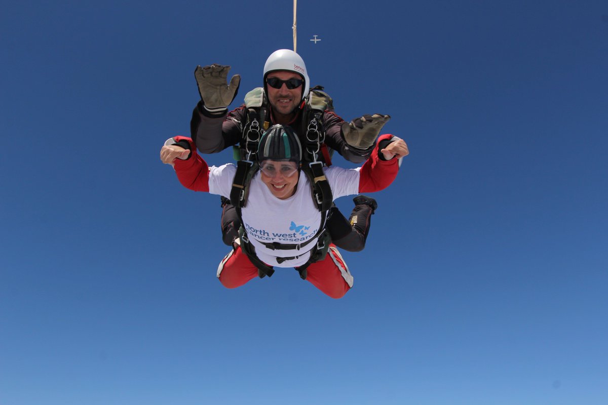 ArdmacLtd's tweet photo. Ardmac reaching new heights! Delighted to have sponsored Adrienne's skydive for #ukcancer @NorthWestCancer https://t.co/QWuwvCd4R0