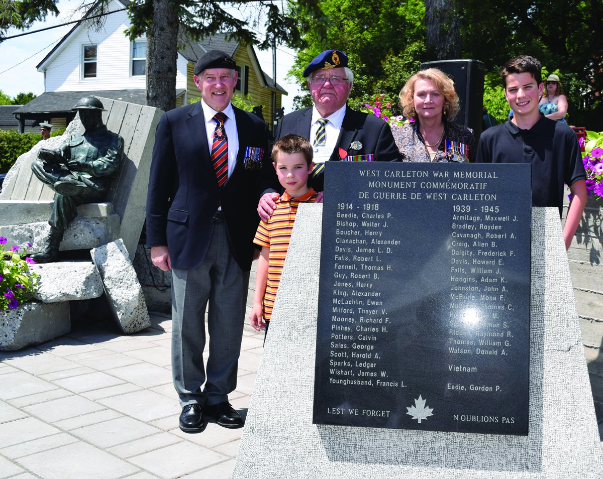 #Carp cenotaph ceremony draws large crowd ottawacommunitynews.com/news-story/673… <a href="/TiffanyWLepack/">Tiffany W Lepack</a> #WestCarleton #ward5