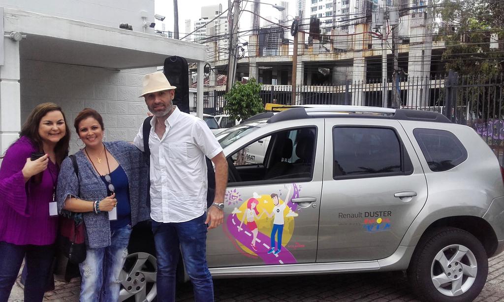 FiestaMusicaPTY's tweet photo. ¡Gracias a @RenaultPanama vehículo oficial de los artistas por la fiesta de la música 2016! #fdlm2016 https://t.co/uiJb064NNs