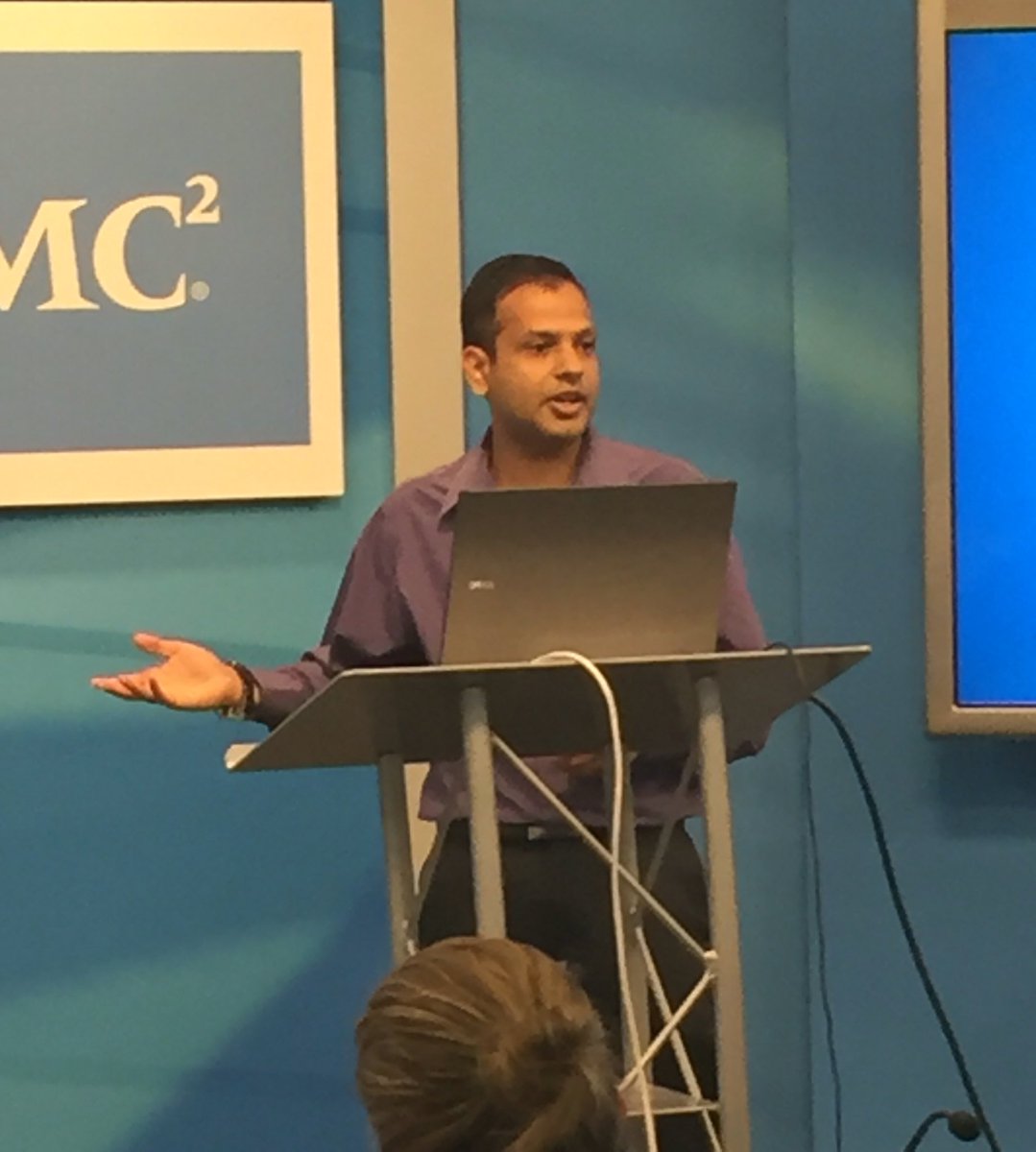 vizslageek's tweet photo. Now @agrawalg sharing #VMAXAllFlash excitement #TTT #BestSEs https://t.co/YEK7KUAZq2