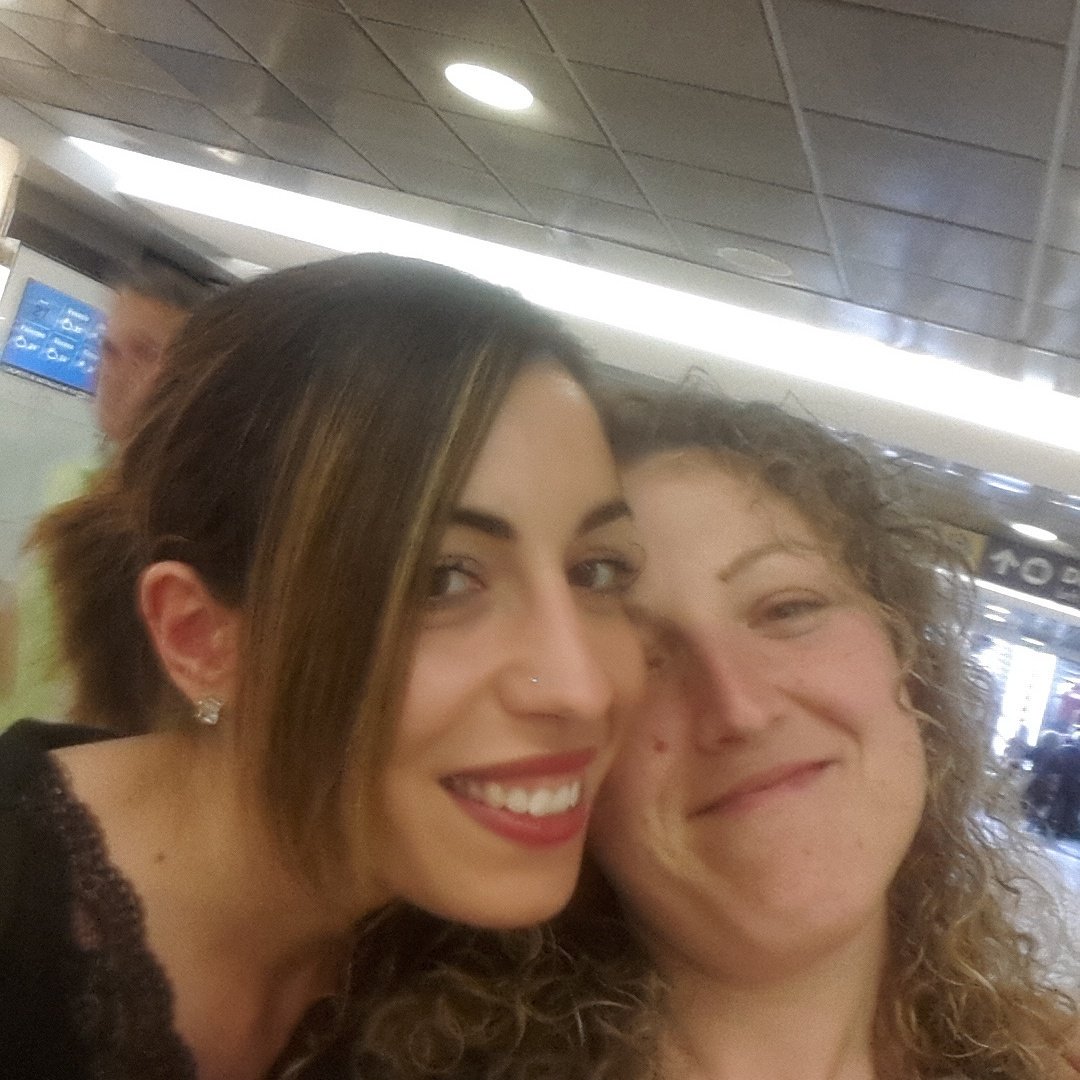 Alessandra88ab's tweet photo. Napoli stiamo arrivandoooo..❤ #GigiStadioSanPaolo #malaterraworldtour https://t.co/oX2rkZwleo