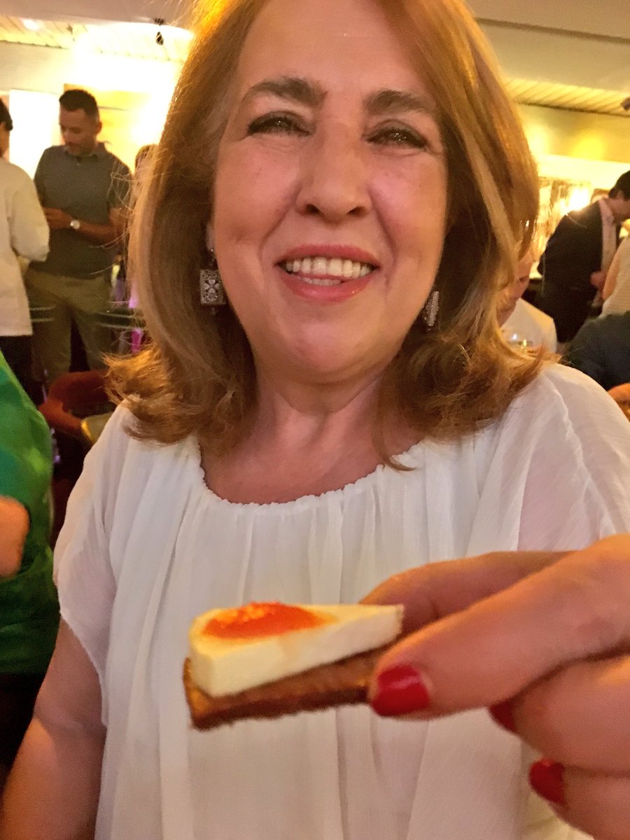 SastrePaco's tweet photo. En @PlateaMAD el #DiaMundialDeLaTapa @delamoella @MariaZarzalejos @cocinaaficiones #AnaCapel #EsmeraldaCapel #Ansón https://t.co/D1GrgO0dQm