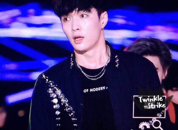 purelyixing's tweet photo. 160621
yixing @ kbs open concert 
•••
#exo #엑소 #lay #yixing #레이 #이씽 https://t.co/oLhEDpJWd4