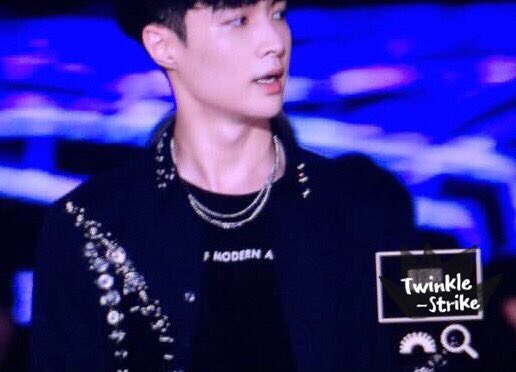 purelyixing's tweet photo. 160621
yixing @ kbs open concert 
•••
#exo #엑소 #lay #yixing #레이 #이씽 https://t.co/oLhEDpJWd4