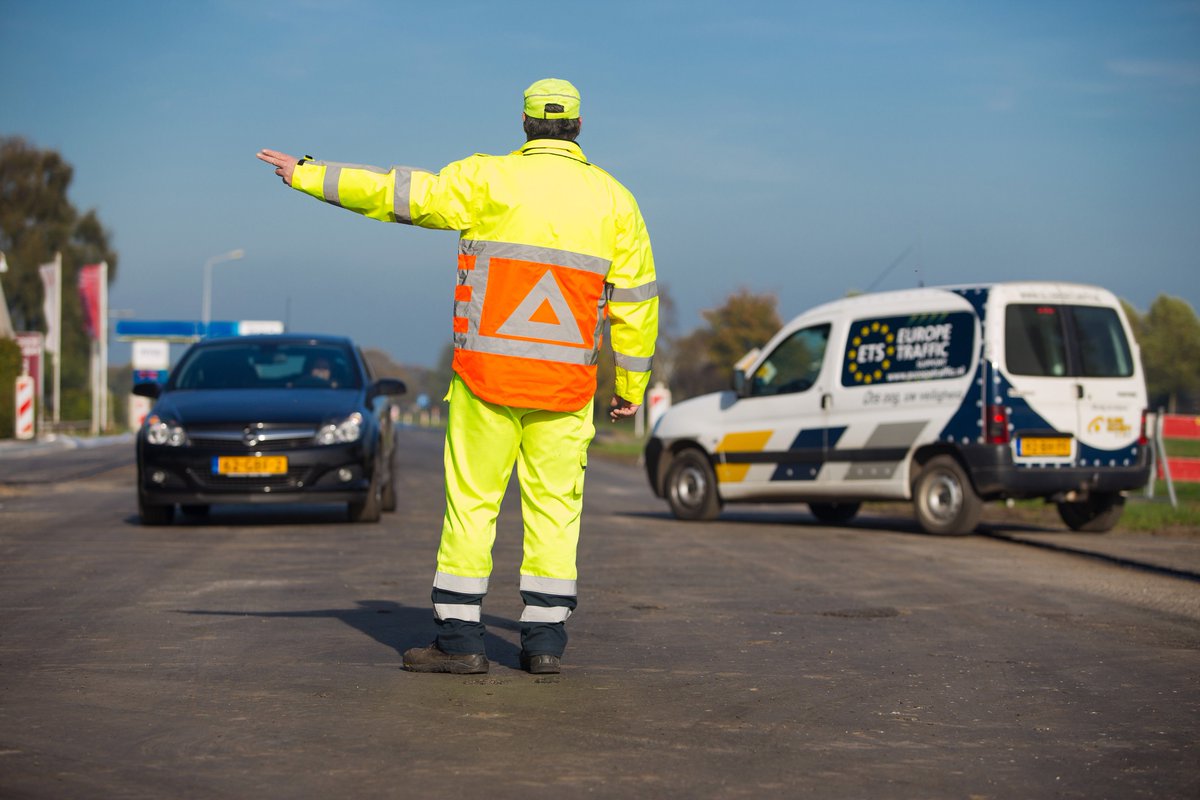 Er is volop #werk in het #verkeer! Wij zoeken per direct #gediplomeerde #verkeersregelaars!
globesecurity.nl/vacatures/bero…