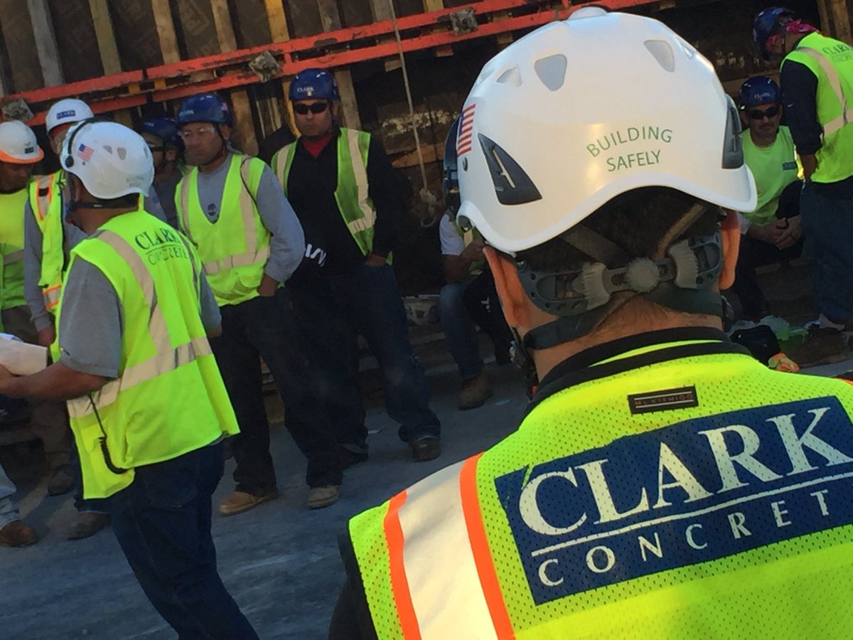 تويتر Clark Construction Group على تويتر Kask Our Clark Concrete Team Loves Their New Hard Hats Sleek Cool And Above All Safe Safetyaboveallelse Https T Co 7r6acdjdtf