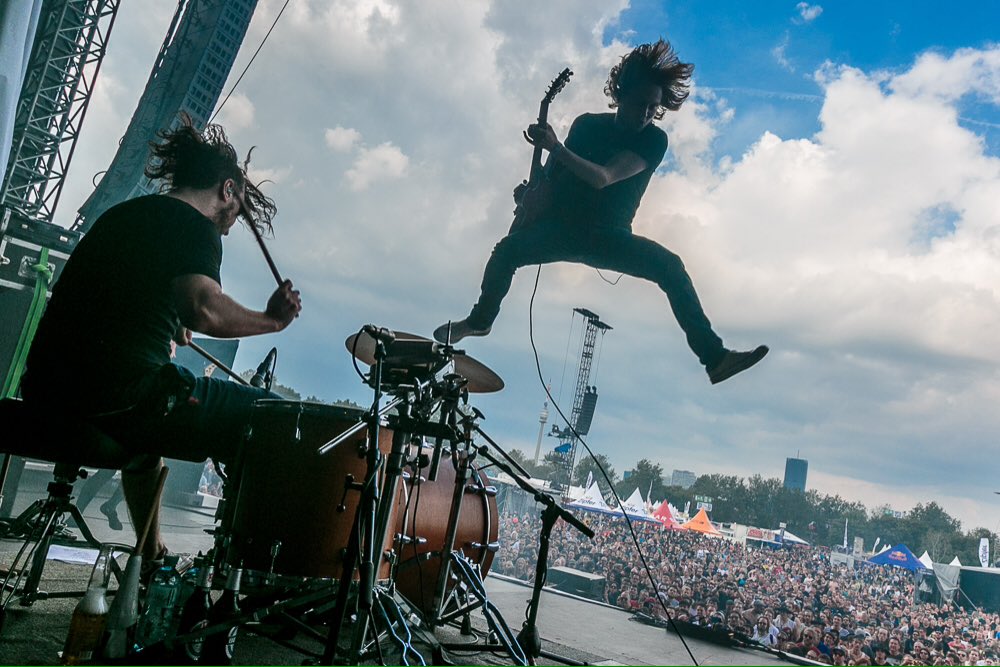 patrickmunnich's tweet image. good times with @thesubways at @RockInVIE 2016