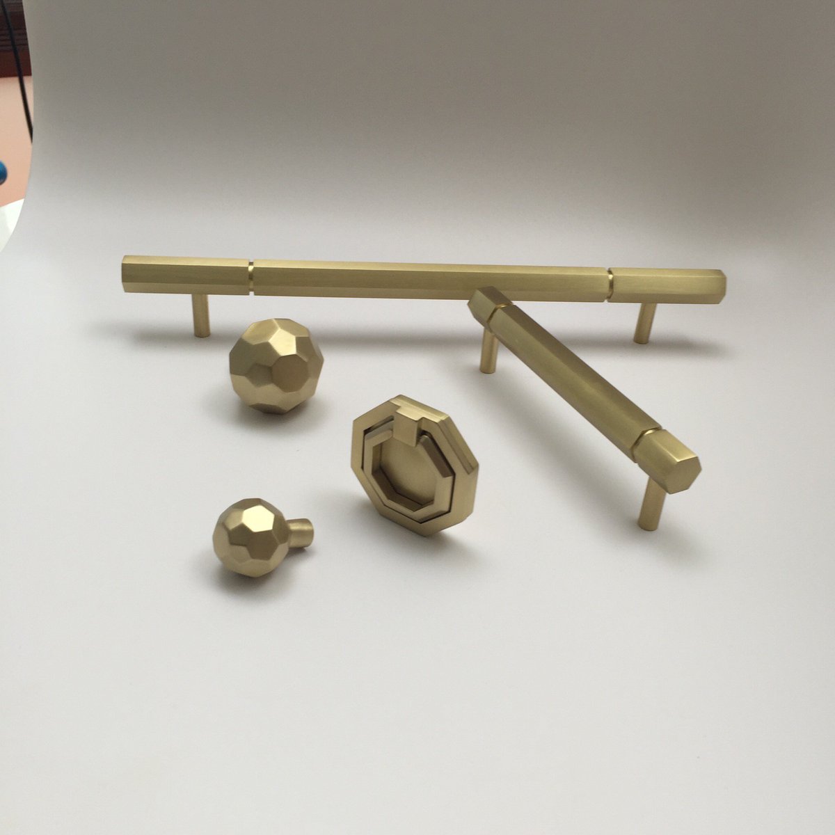 jessdnest's tweet photo. We #love this #satin #brass #finish on our #facet #series! https://t.co/9WPolNTzjY