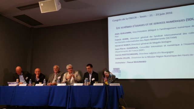 SICTIAM_FR's tweet photo. Évocation en congrès de la @fnccr des schémas de dvp des usages et services numeriques #sdusn #colterr https://t.co/Bry2BBNxAw