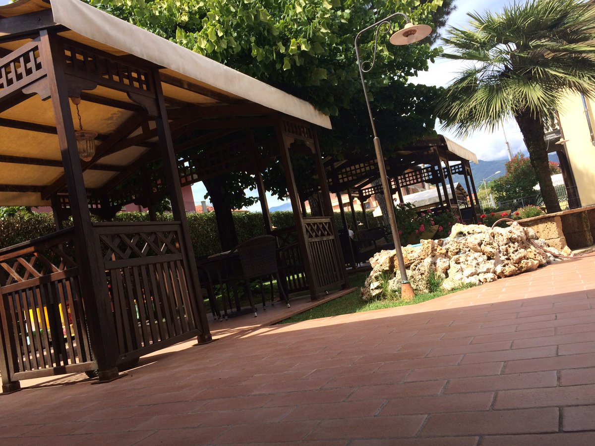 SeleneSelli's tweet photo. Relax to #HotelVirginia 🌳

#Hotel #Italy #Garden https://t.co/240KxPh7fV