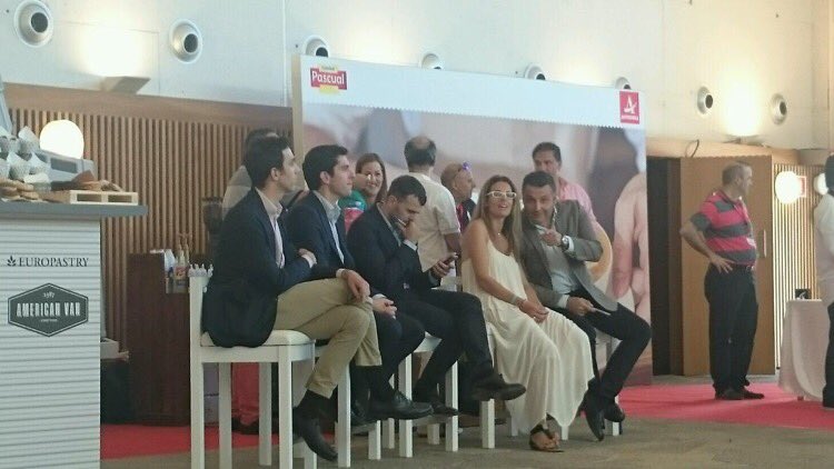 AutogrillIberia's tweet photo. Nuestro jurado muy atento al concurso @ProductosFripan @Campofrio_es y Grupo TGT #megustatusalchicha https://t.co/PA1WPMrO2q