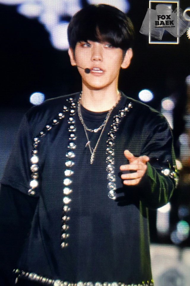 FoxBaek0506's tweet photo. 160621 열림음악회 #백현 #BAEKHYUN 😘😘😘💕💕💕💕💕💕 https://t.co/L2PXv5PIMb