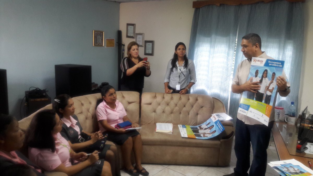 iap_bongo's tweet photo. Ministerio de Educación y Cable &amp; Wireless Panamá impartiendo docencia a nuestros profesores de español. Oratoria. https://t.co/nClhSs4sIJ