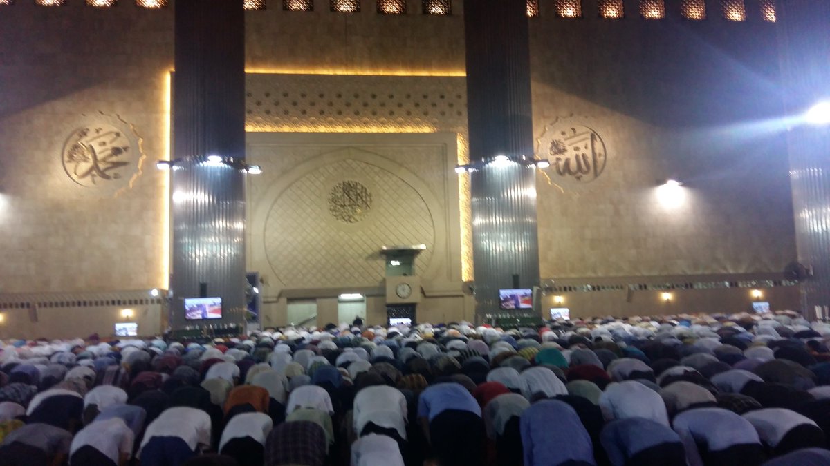 Mlm ke 17 Ramadhan,Ya Allah Kasihani Kmi dg RahmanMu,Ampuni Dosa kmi &amp; Bebaskn kmi dri siksa Api Neraka Mu <a href="/ISTIQLAL/">istiqlal 'qilal'</a>