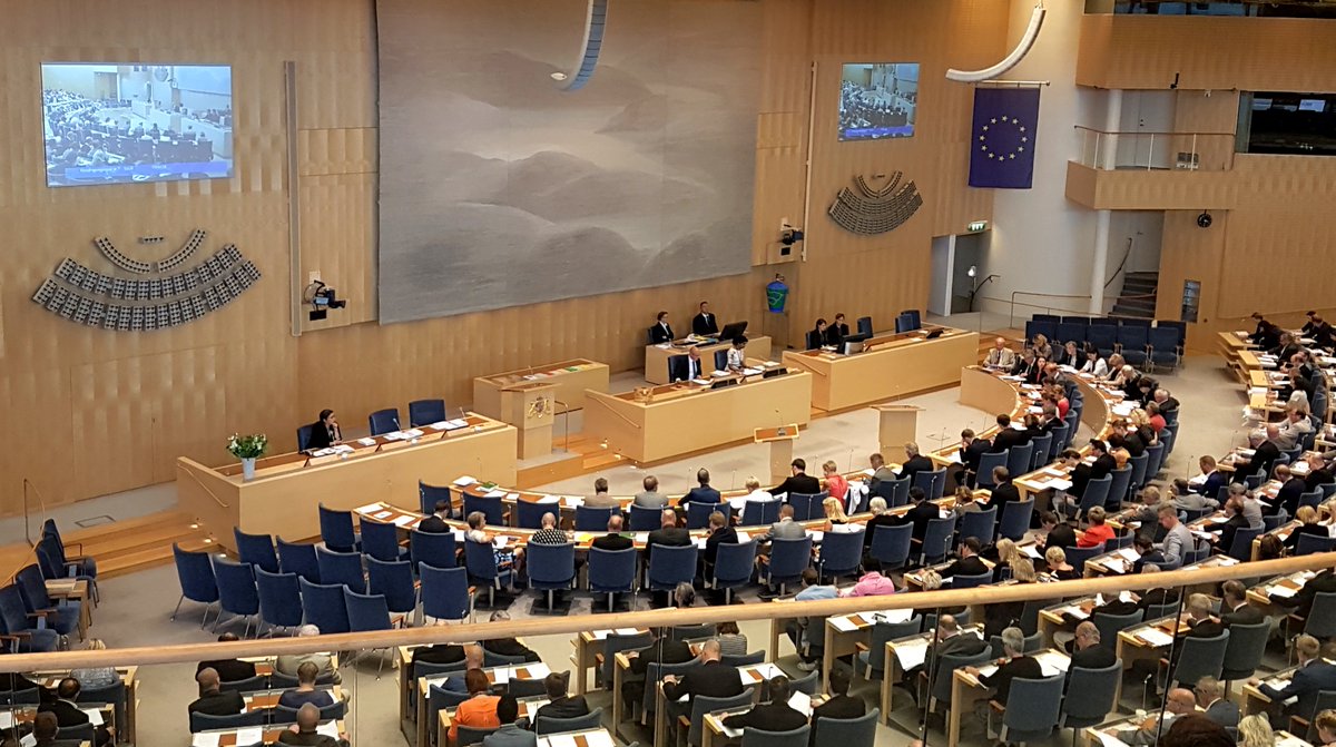 Kyrkorna beklagar riksdagsbeslut om åtstramad #migpol. Läs vårt uttalande. #svpol mynewsdesk.com/se/sveriges_kr…