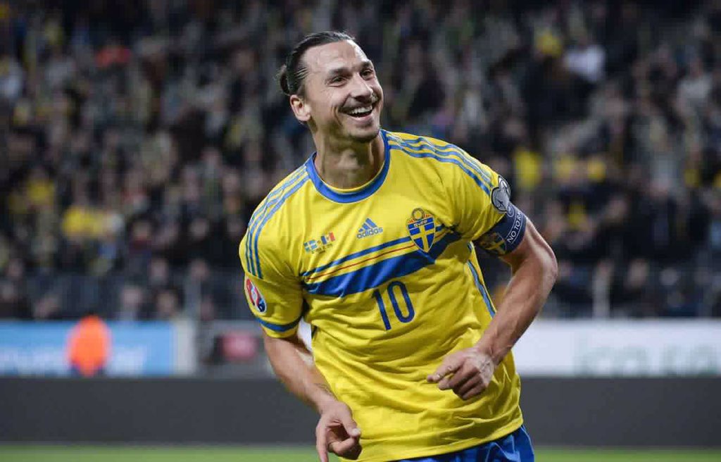Footballogue's tweet photo. [#Euro2016] OFFICIEL ! Zlatan Ibrahimovic annonce qu'il prendra sa retraite internationale après l'Euro ! https://t.co/IP5NAkpUy3