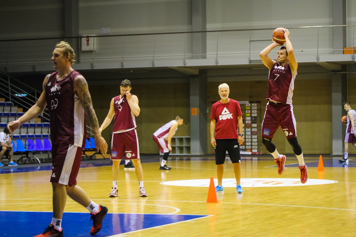 basketbols's tweet photo. Foto: Latvijas izlase gatavojas rītdienas spēlei ar Tunisiju @LOClv https://t.co/OKcLbp7k3V Biļetes @bilesuserviss https://t.co/NVyJmYQnw5
