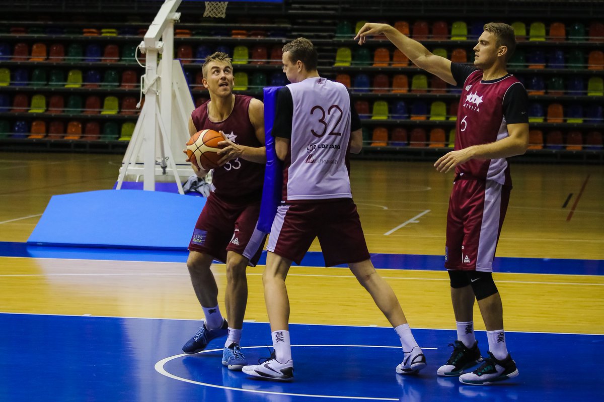 basketbols's tweet photo. Foto: Latvijas izlase gatavojas rītdienas spēlei ar Tunisiju @LOClv https://t.co/OKcLbp7k3V Biļetes @bilesuserviss https://t.co/NVyJmYQnw5