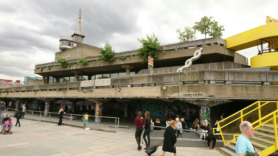 28481k's tweet image. The Queen Elizabeth Hall and Skate Park #AlanTracker (@ Southbank Centre) swarmapp.com/c/6nRO5297G1c