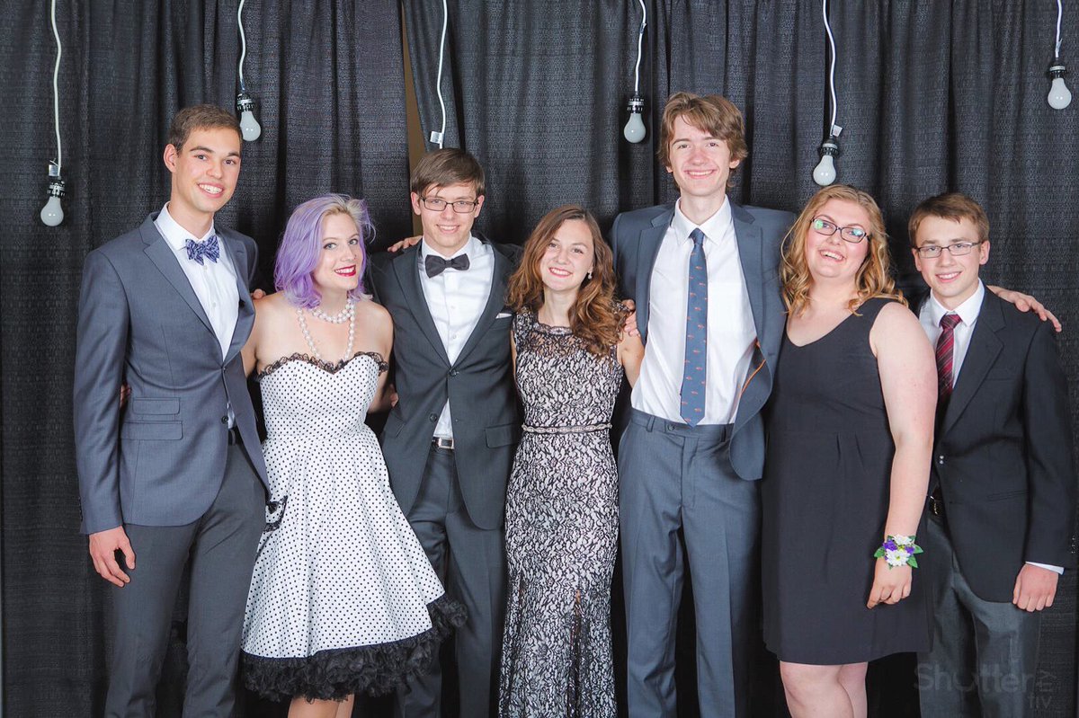shsfac's tweet photo. Wanna see more pictures from our grad banquet? Check out our Facebook page #shsgraduates #shstudents https://t.co/oJUjUhdkWi