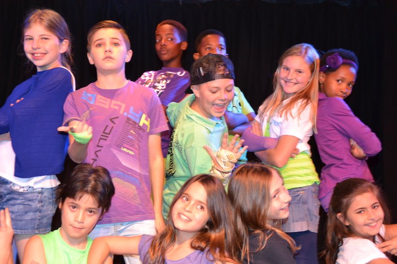 Fame Academy Holiday Workshops! Kids Sing! Dance! Act! <a href="/Jozikids/">info@jozikids.co.za</a> ow.ly/Vryf9 #musicaltheatreworkshops