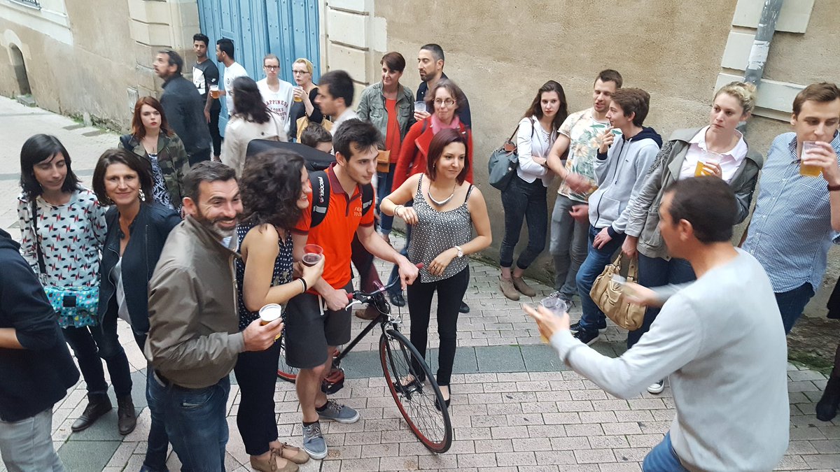 Max_Angers's tweet photo. Ils ont trop la classe les livreurs de @FreresToque !! #groupies https://t.co/4p6B7GluYD