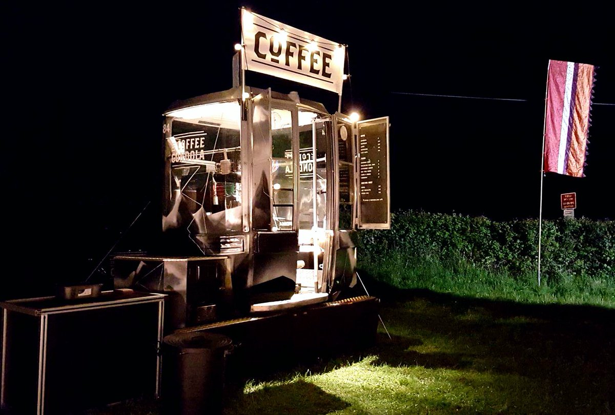 gondolacoffee's tweet photo. She comes alive in the dark! https://t.co/0dRVXAt2eS