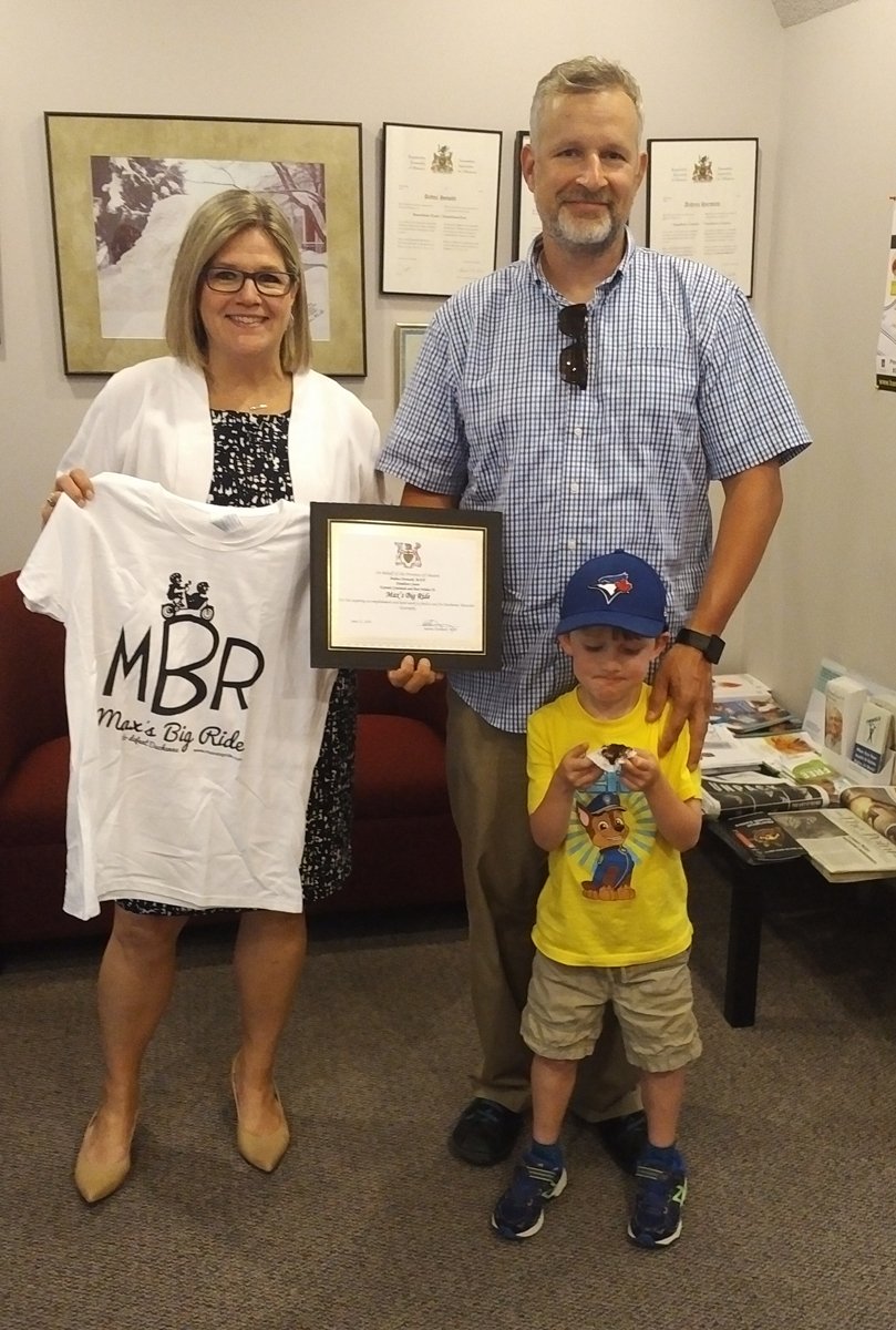 AndreaHorwath's tweet photo. Cheering on Max & his dad before they head out on a 600km trip to defeat Duchenne muscular dystrophy! @maxsbigride https://t.co/J3Opg8i0AG