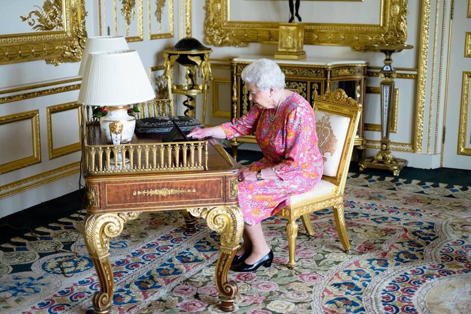 HRH_PrincePhil's tweet photo. The slightly awkward moment when Liz grabbed one's iPad to send her "thank you" tweet.... 
#DeleteInternetHistory https://t.co/cQwl0ujKou