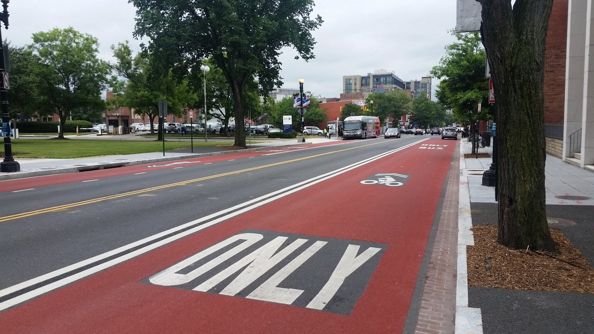 beyonddc's tweet photo. I ❤ Georgia Avenue’s new red-surface bus lanes: https://t.co/tD4ryMzA2R https://t.co/Guns8RL4Zf