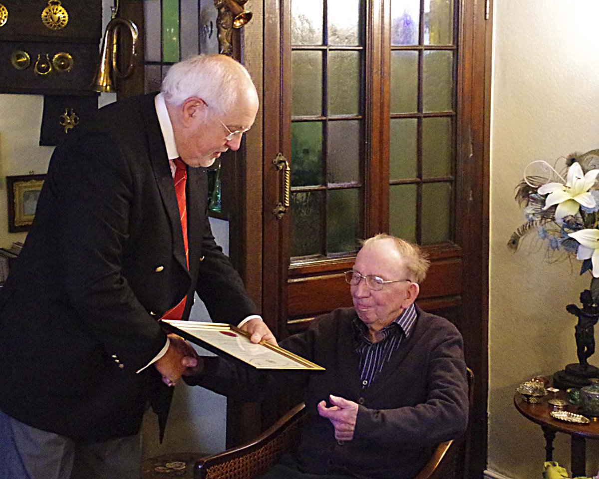 nhpgchapter's tweet photo. Our MEGS presented Meritorious Service Certificate to E Comp Wilford - more at https://t.co/mhi9gqdbV1 @GrandChapter https://t.co/FsgYveXGhZ