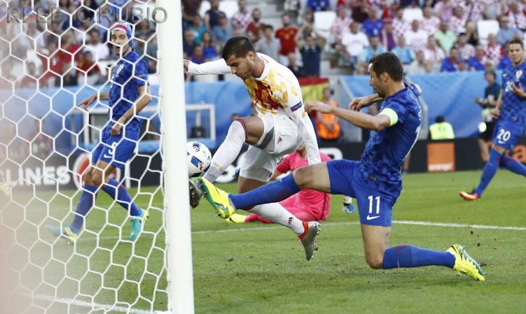 SEFutbol's tweet photo. 📷 Así ha sido el gol de @AlvaroMorata (y ya lleva 3) 
#VamosEspaña https://t.co/GtB6X0ZcqP