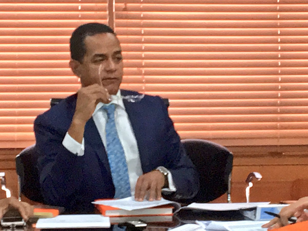 JCesarValentin's tweet photo. Presidiendo Comisión de Interior y Policía y Seguridad Ciudadana del @senadorepdom discutiendo proyecto ley del 911. https://t.co/qyzb5vNgcP